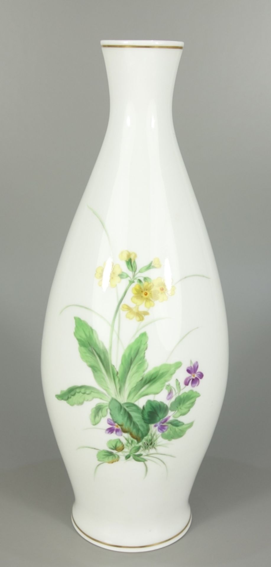 Vase mit Wiesenblumen, Meissen, nach 1934, 1.Wahl, H.25cm, Keulenform, GoldränderVase with meadow