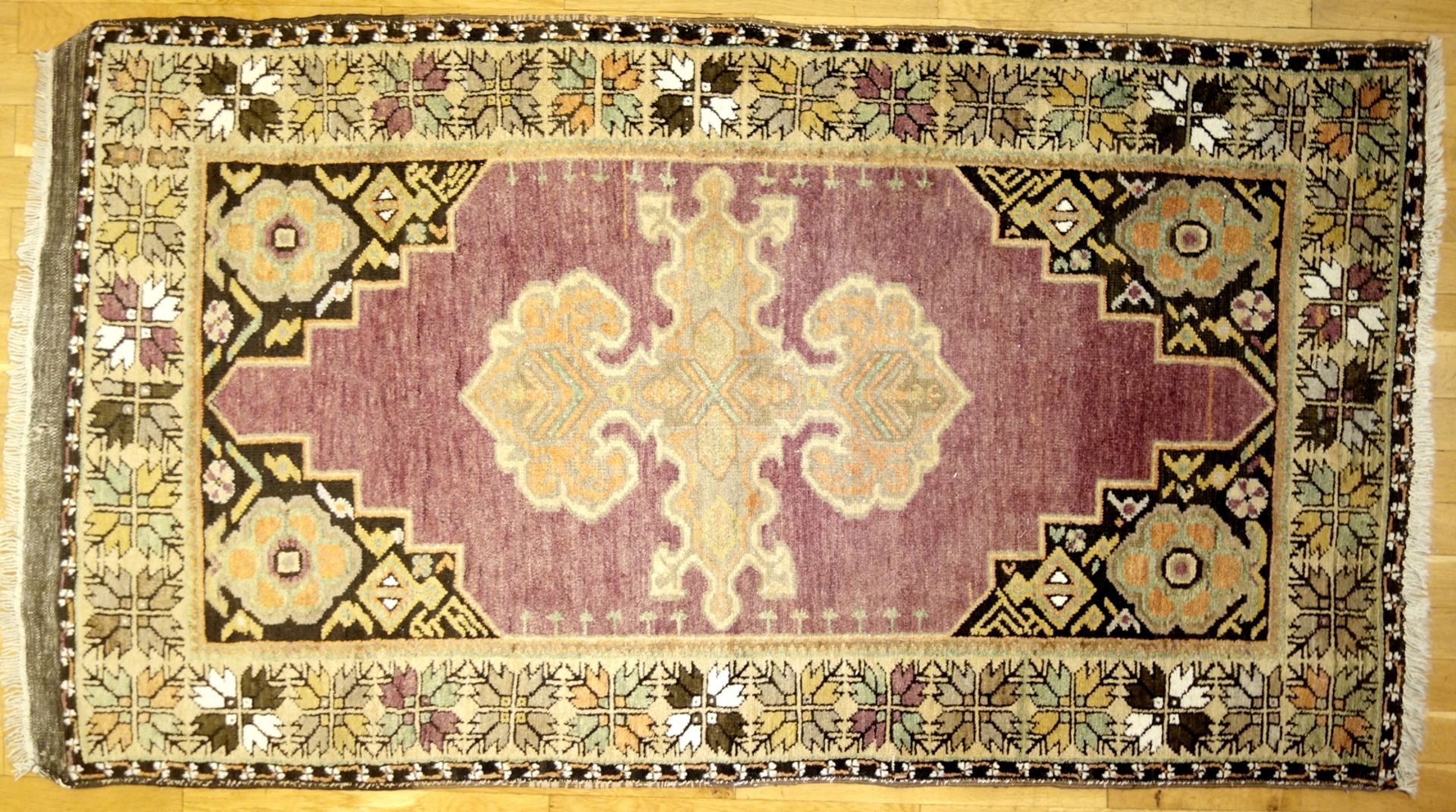 Teppich, Anatol, Grundfarbe violett, Maße: 185*80cm, GebrauchsspurenCarpet, Anatol, basic color