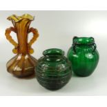 3 Vasen, 20.Jh., H. von 14cm bis 26,5cm, unterschiedliche Formen und Farben, Stand mit Abriss; 1*