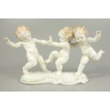 Putti-Figurengruppe, Entwurf Karl Tutter, Hutschenreuther, um 1920/30, H.11,5cm, pastellfarben