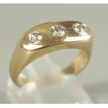 Ring mit 3 Diamant--Brillanten, 585er Gelbgold, Gew. 6,71g, total ca.0,45ct, massive Ringschiene,