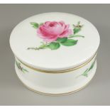 Deckeldose, Rote Rose, Meissen, 1.Wahl, D.8,5cm, H.40cm, Knaufzeit, 1815-1924, unglasierter Boden,