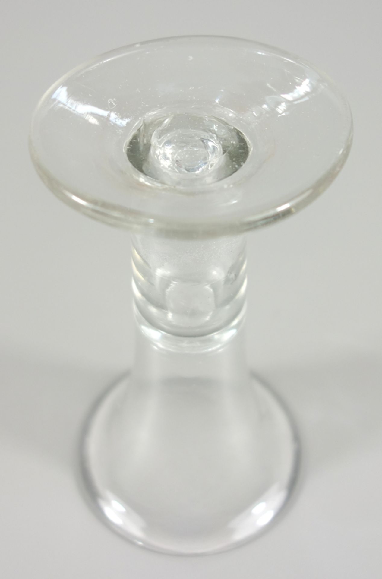 Wachtmeisterglas mit Hohlschaft, 19.Jh., H.12,7cm, Abriss, leicht gewölbter Scheibenfuß, - Bild 2 aus 2