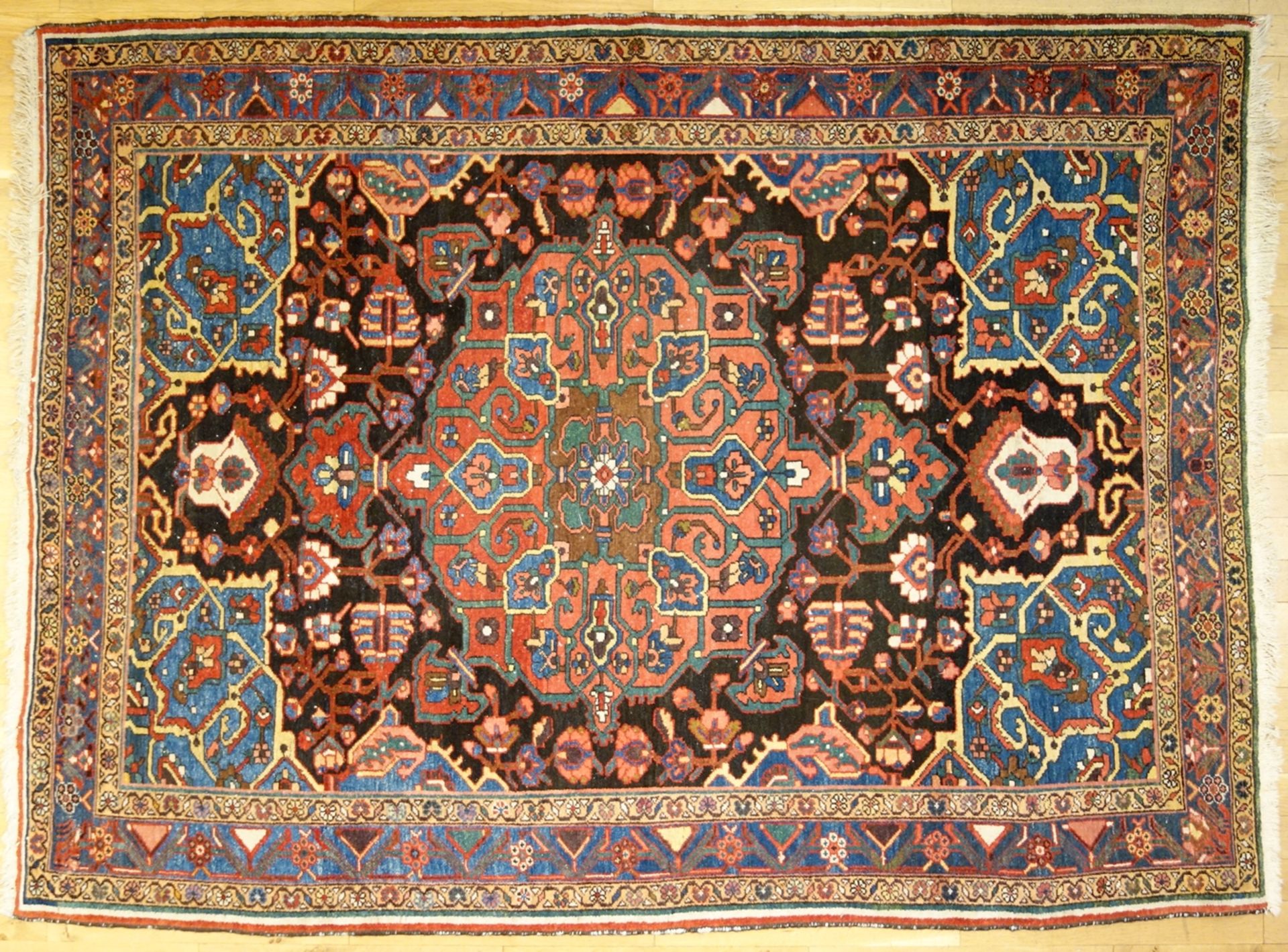 Teppich, Hamadan, zentrales Blumenmedaillon, Maße: 149*202cm, GebrauchsspurenCarpet, Hamadan,