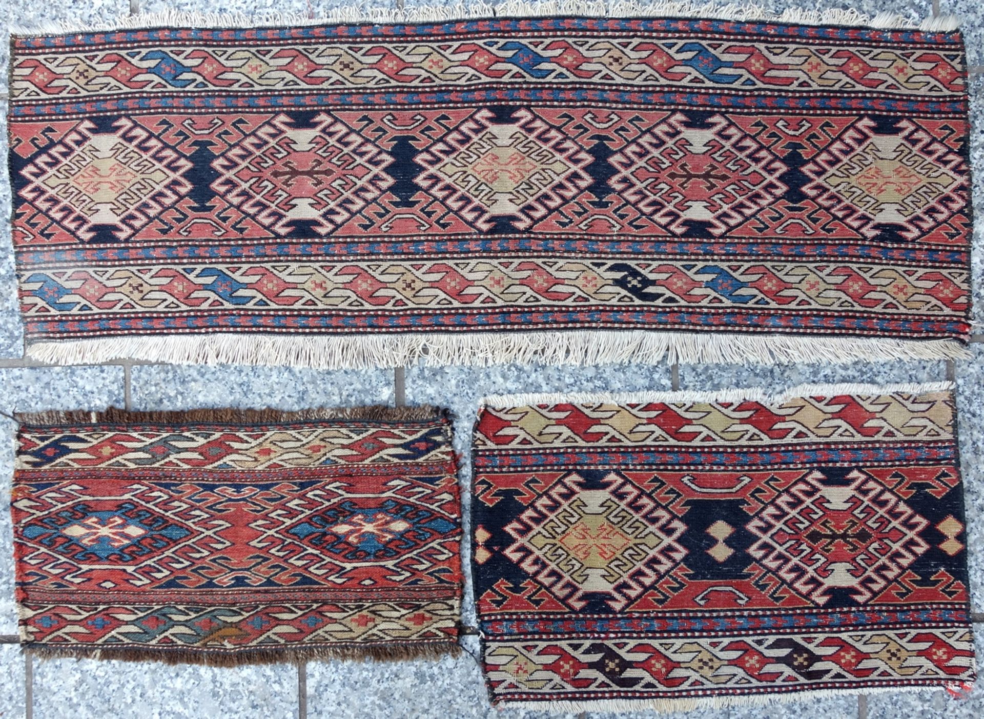 3* kleinformatige Teppiche, Sumak, Iran, Maße: 53*31cm; 48*25cm; 108*35cm3 * small carpets, Sumak,