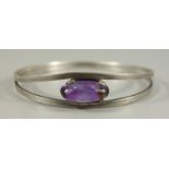 Armreif mit Amethyst, Claus Klinkenheil (CNP), Pforzheim, 800er Silber, Gew.16,89g, ovaler