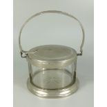 Konfektdose, Metall vernickelt mit Glaseinsatz, um 1920, Glaseinsatz mit Randchip, Montierung mit