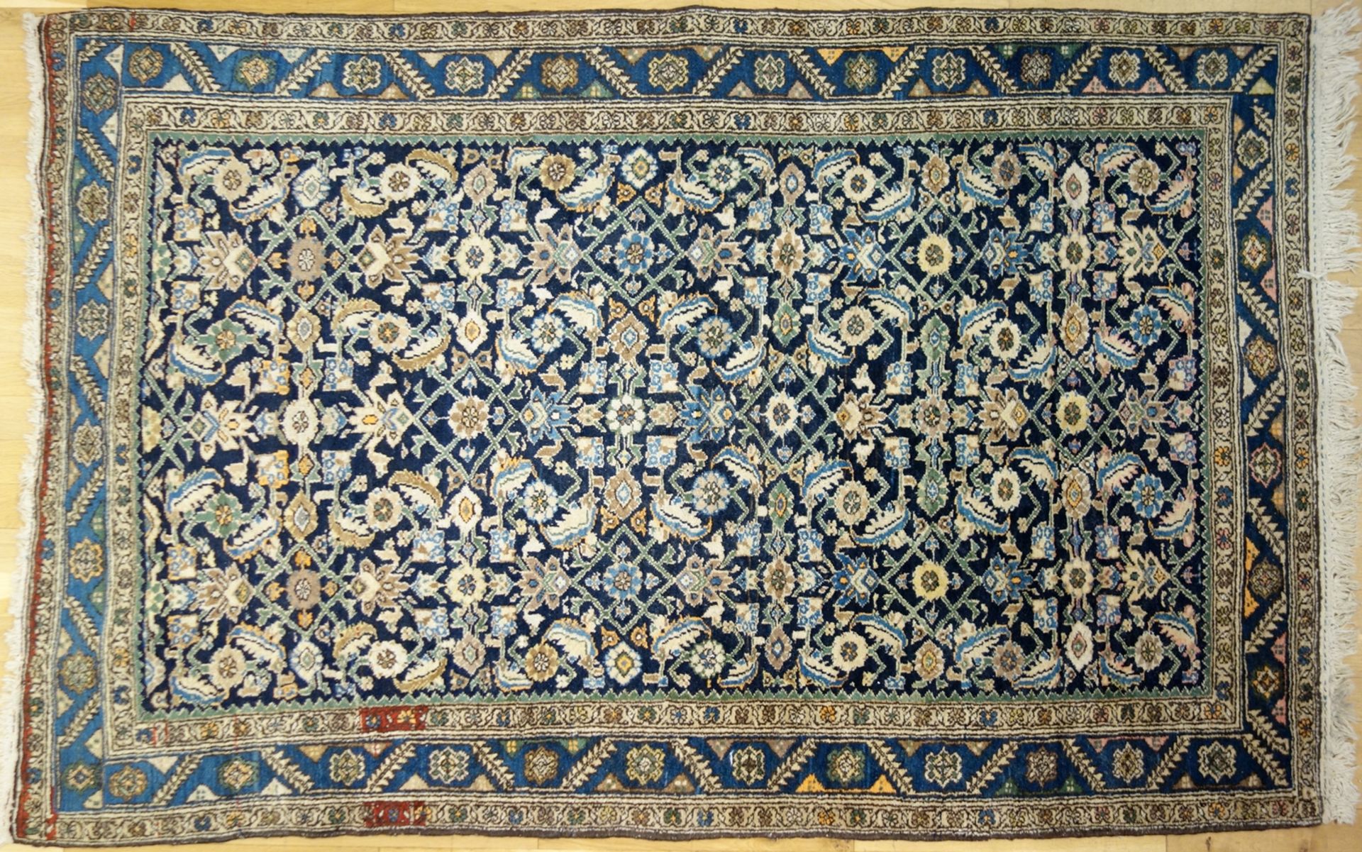 Teppich, Iran, reiches, florales Rankenmotiv, blaugründig, Maße: 131*206cm, GebrauchsspurenCarpet,