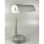 große Schreibtischlampe /Laborlampe, 1950er Jahre, Messing und Weißmetall, vernickelt und mit