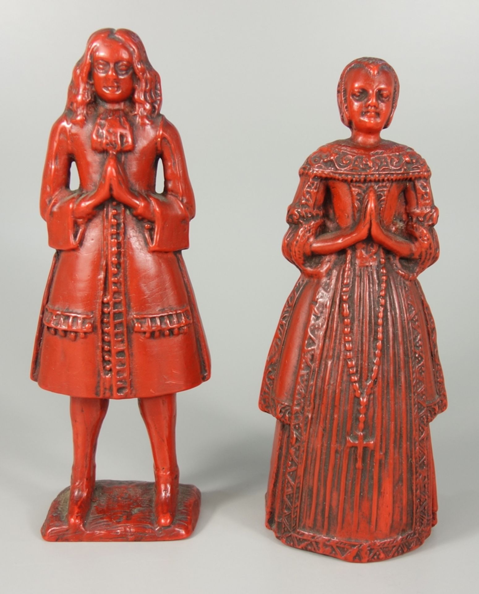 Paar Votivfiguren, wohl 18./19.Jh., rotes Wachs, Modelausformung, Frauen- und Männergestalt in