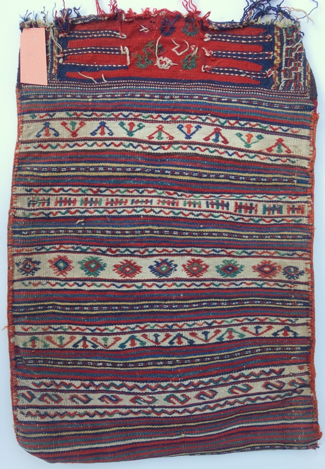 Kelim-Tasche, Maße: 58*48cm, Rand mit losen FädenKilim bag, dimensions: 58 * 48cm, edge with loose - Bild 2 aus 2