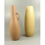 2 Vasen, Römhild Keramik, 1970er Jahre, H.29,8cm und 30,4cm, 1* mit leichten Gebrauchsspuren2 vases,