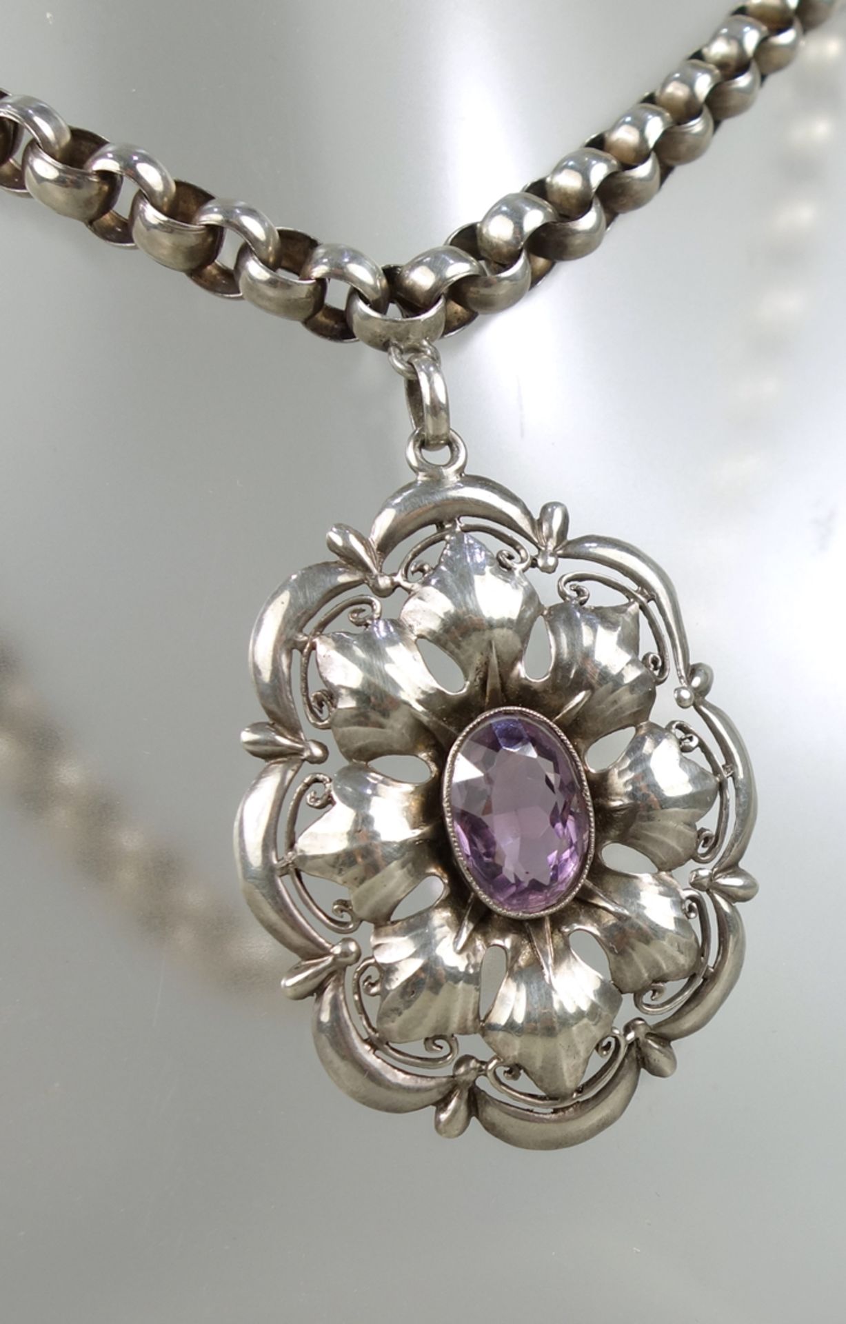 großer Anhänger mit Amethyst, 935er Silber, Theodor Fahrner, um 1920, Gew.48,28g, blütenförmiger - Bild 3 aus 3