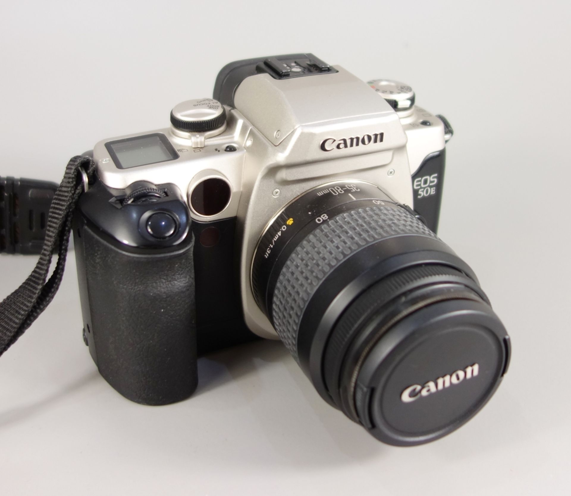 Canon EOS 50 E QD, Spiegelreflexkamera mit Autofokus, Vollautomatik, mit Objektiv Canon Zoom Lens EF - Bild 2 aus 2