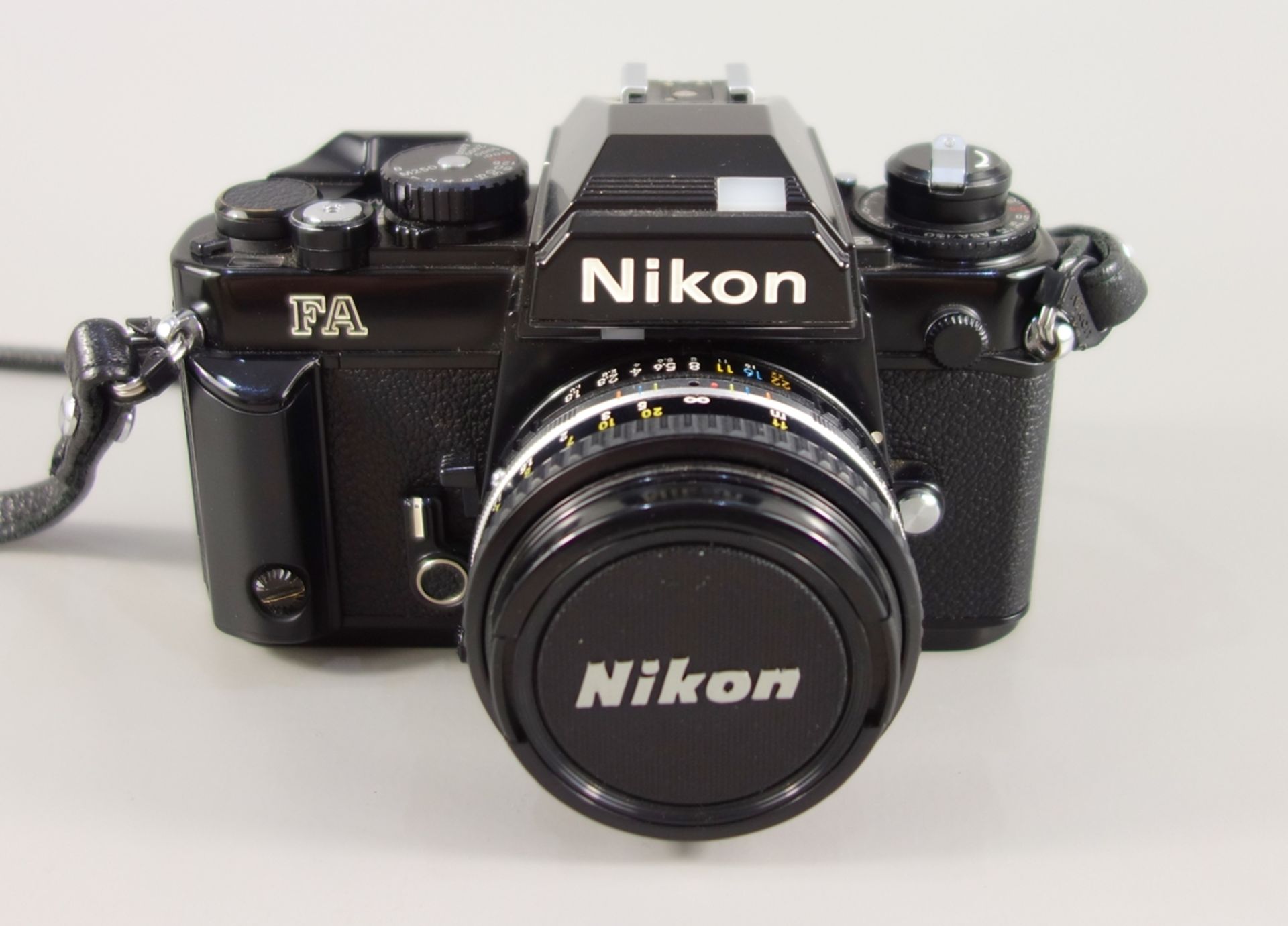 Nikon FA, Spiegelreflexkamera, schwarz, Serien-Nr. 5162031, mit Objektiv Nikon Lens Series E, 50mm