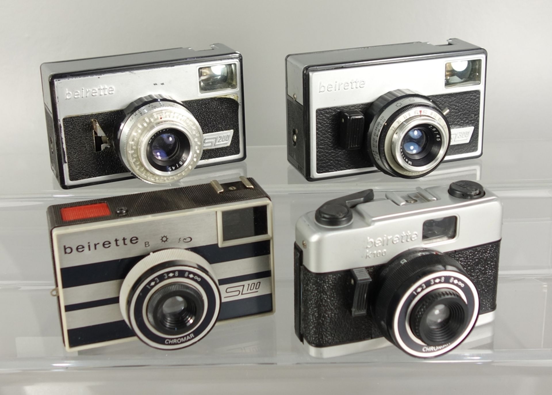 4 Beirette Kleinbild-Kameras, 1*SL100, 1*SL200, 1*SL300, 1*k100, Alters- und Gebrauchsspuren,