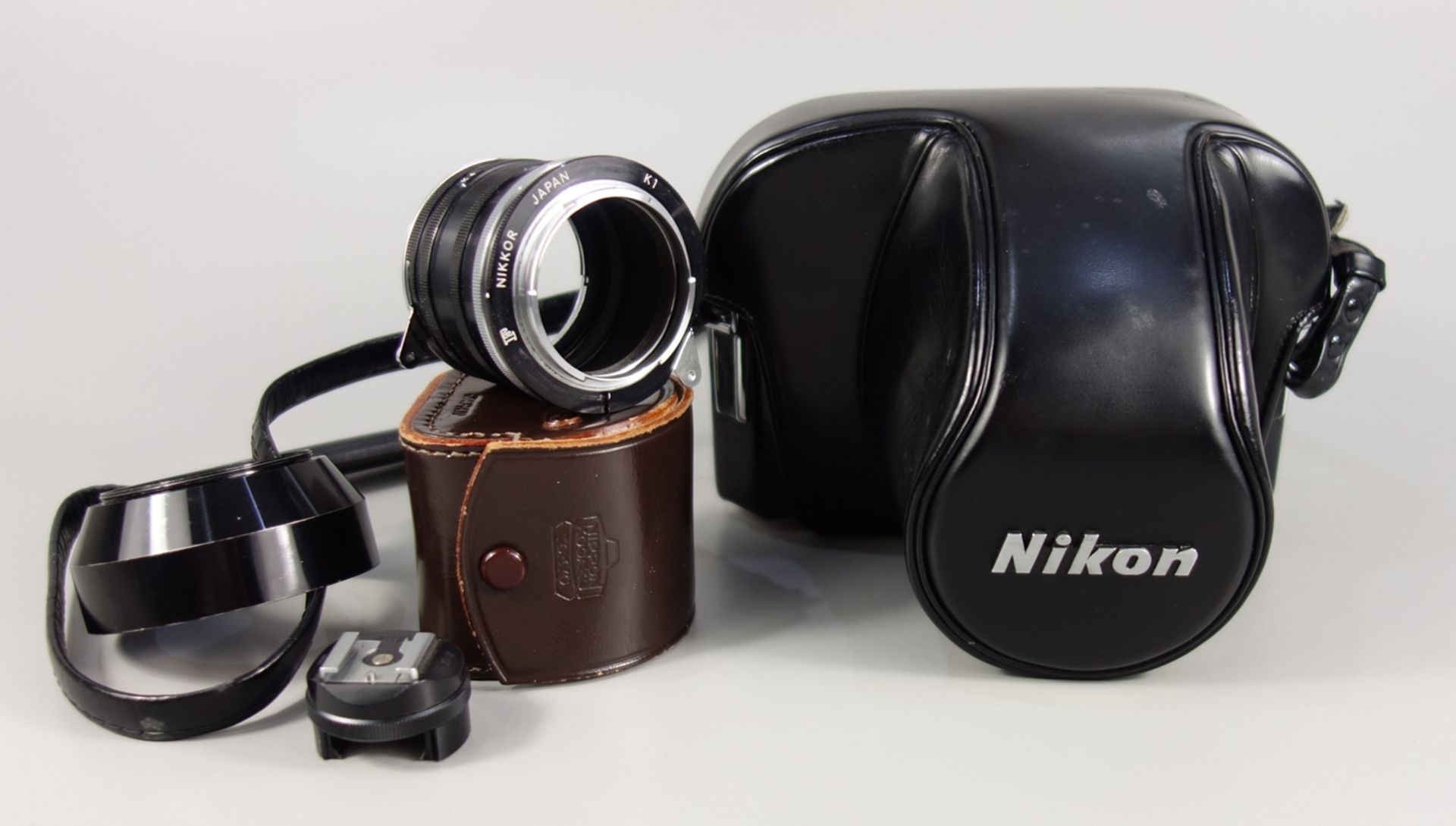 Nikon F2 Photomic, Spiegelreflexkamera, schwarz, 1970er Jahre, Serien-Nr. 7240495, mit Objektiv - Image 5 of 5