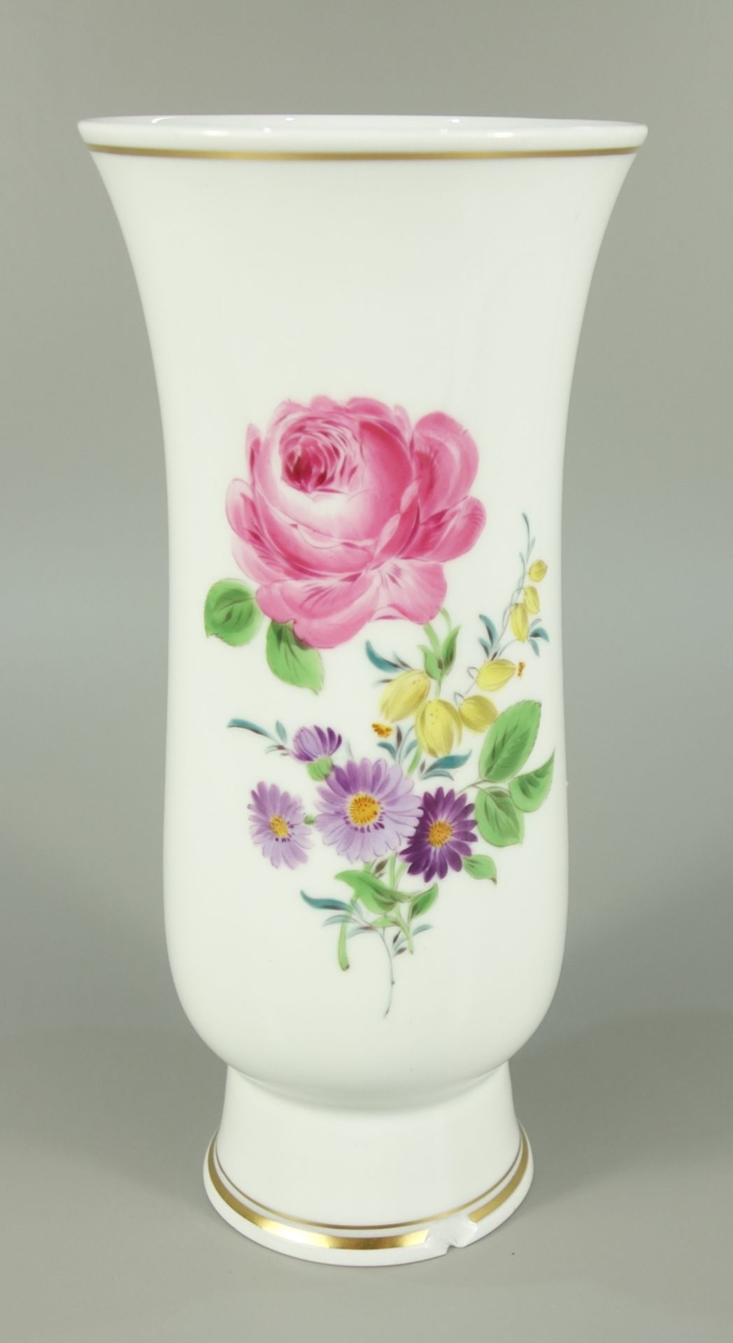 Vase mit Blumenbukett, Meissen, nach 1934, H.20,6cm, unterglasurblaue Schwertermarke mit 2