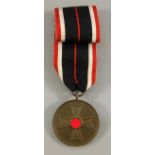 Kriegsverdienst-Medaille 1939, WK II, Bronze, am Band