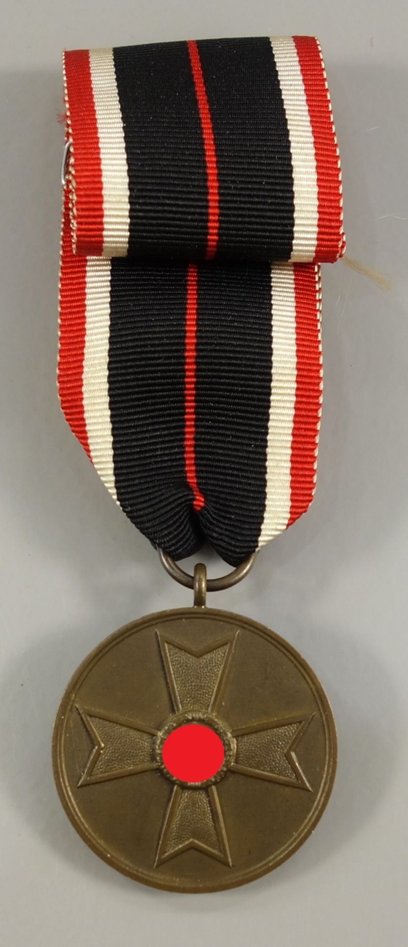 Kriegsverdienst-Medaille 1939, WK II, Bronze, am Band