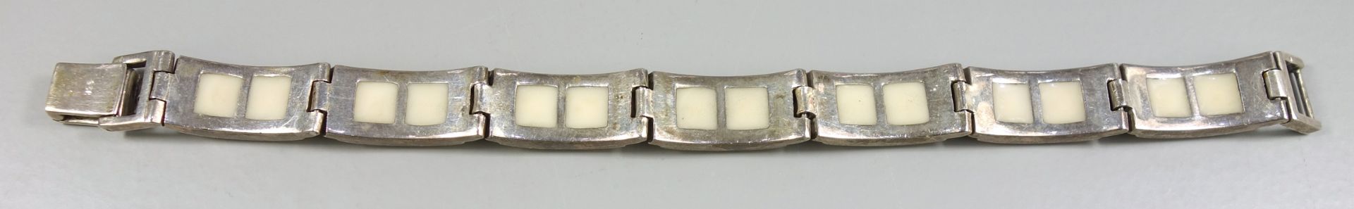 Konvolut Silberschmuck, Gew.157,43g; u.a. Armreif, Armband mit Perlmutt, Bernsteinanhänger, - Bild 3 aus 3