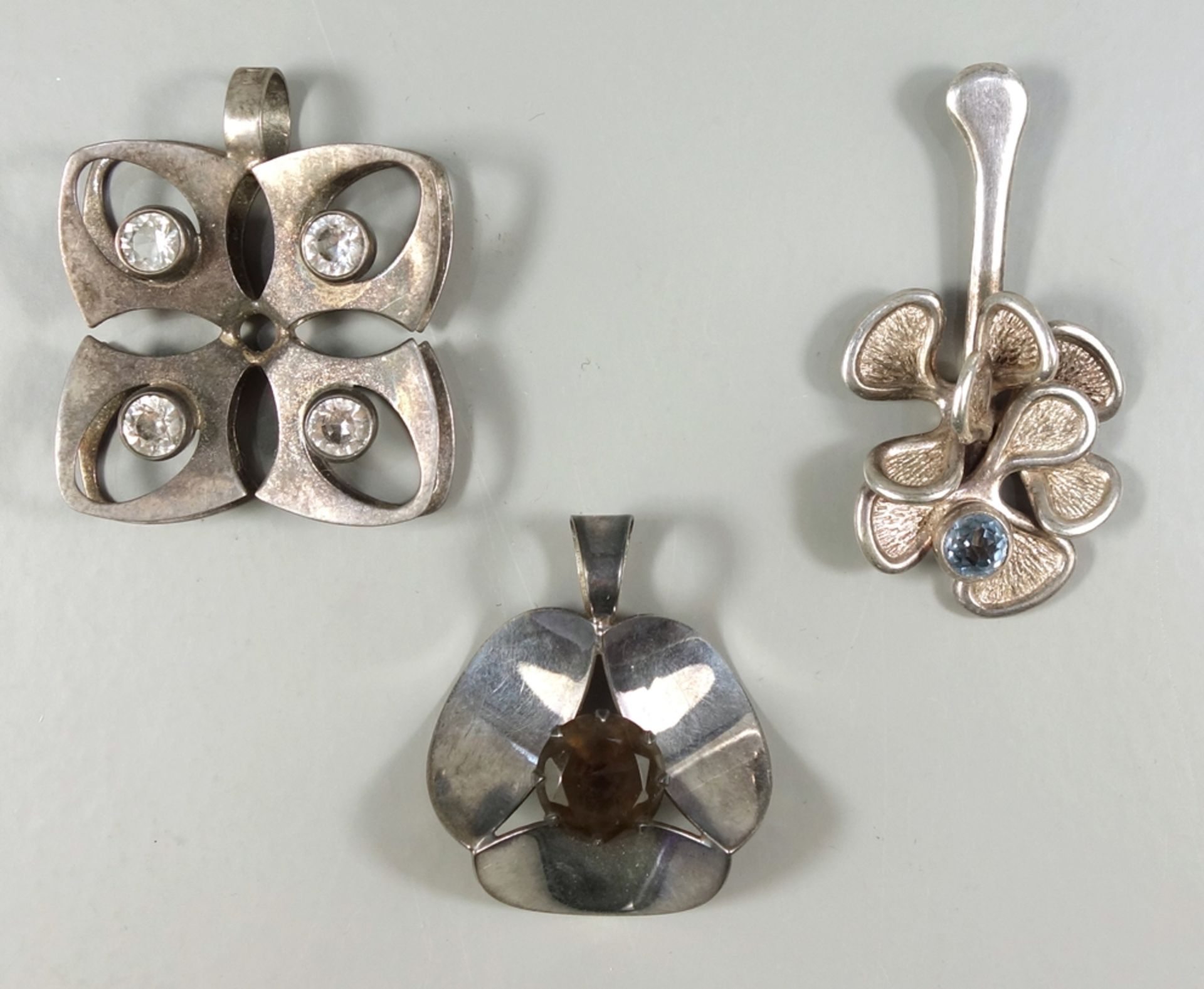 3 silberne Anhänger, Skandinavien, 925er Silber, Gesamt-Gew.21,05g, unterschiedlicher Steinbesatz,