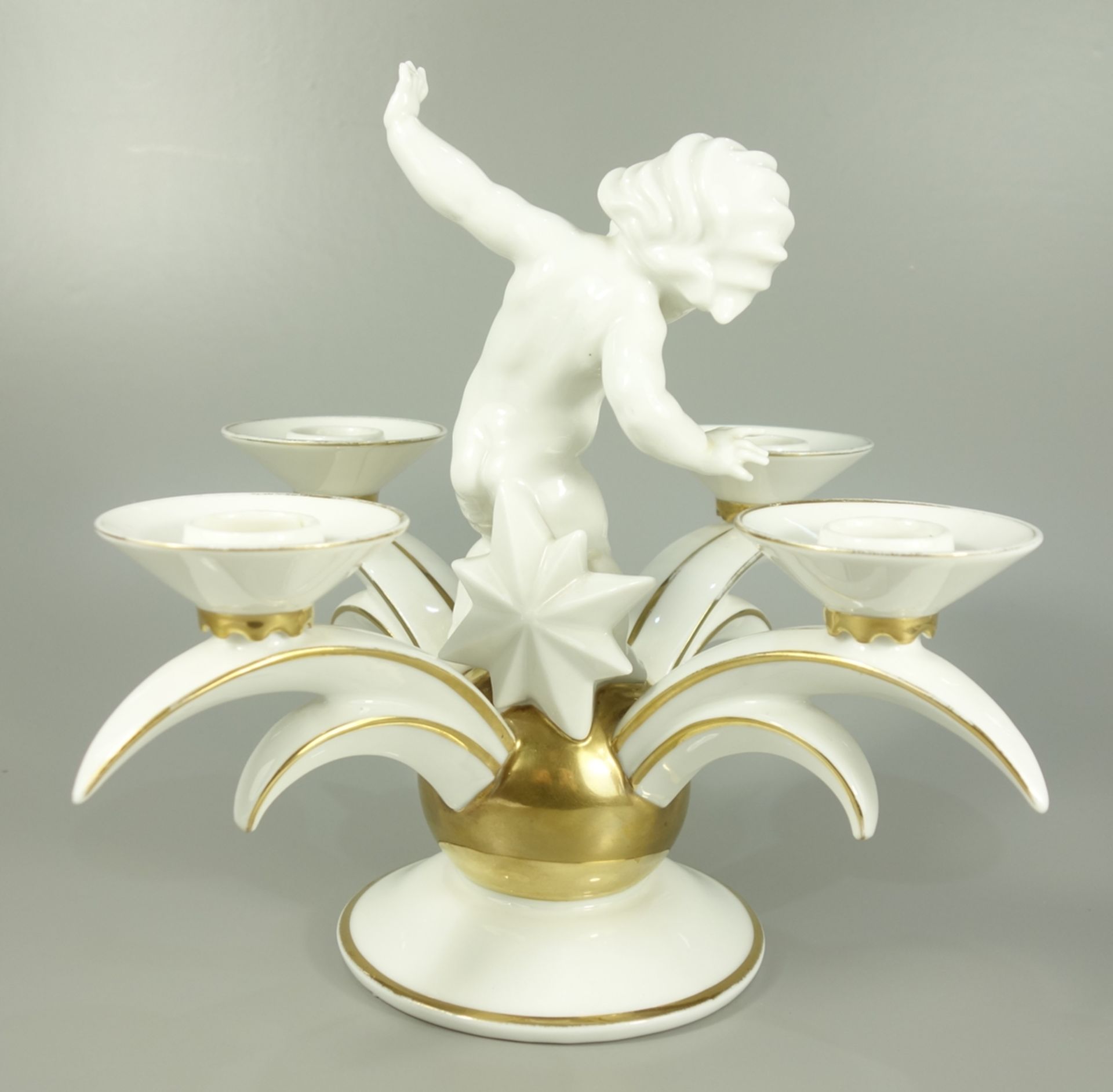 Kerzenleuchter mit Putto, Entwurf Karl Tutter, Hutschenreuther, Art déco, um 1920/30, H.22cm, D. - Bild 3 aus 4