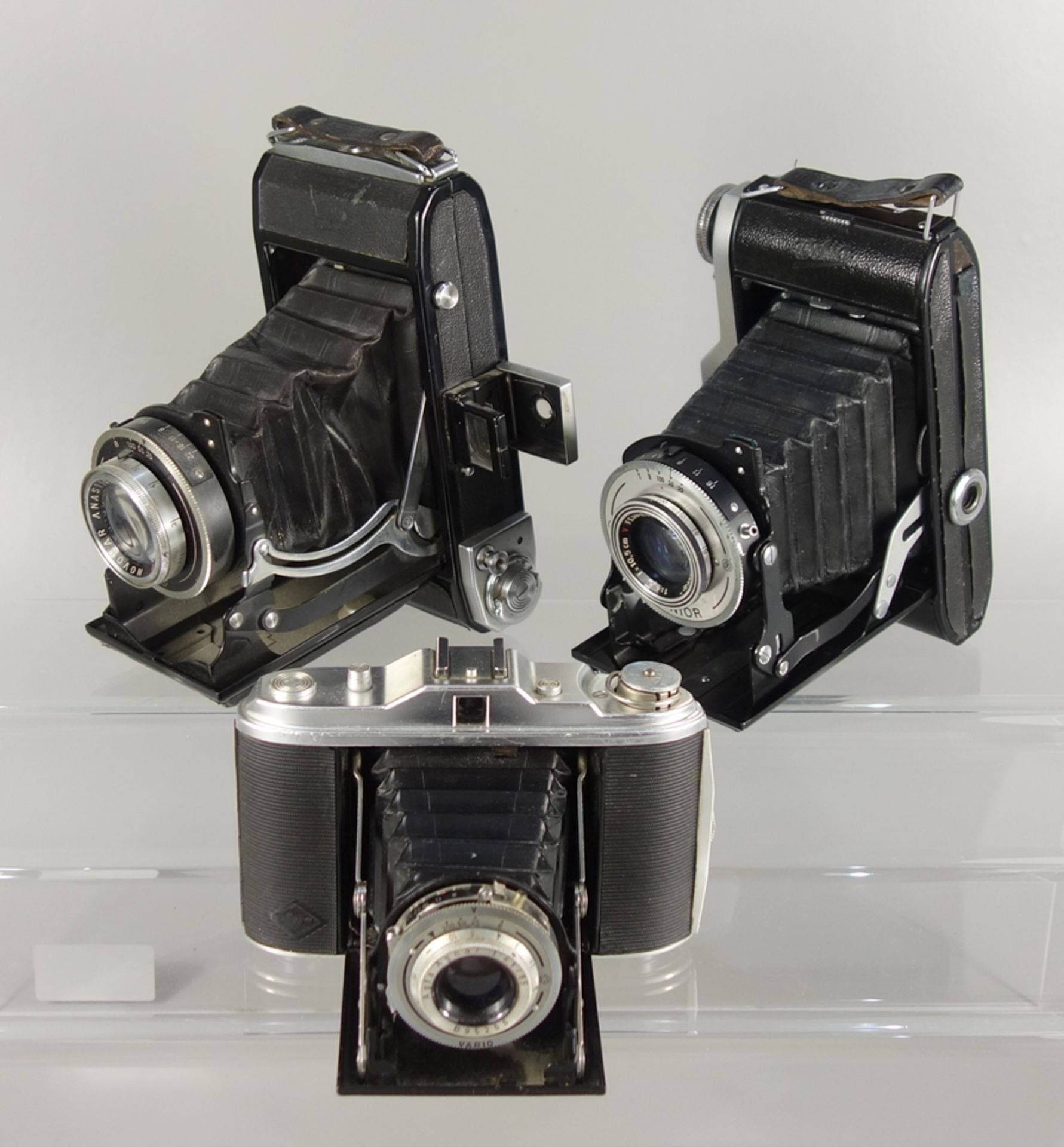 Konvolut mit 3 Klappkameras: Zeiss Ikon Ercona, Welta Belfoca II Junior und Agfa Isolette I Vario (