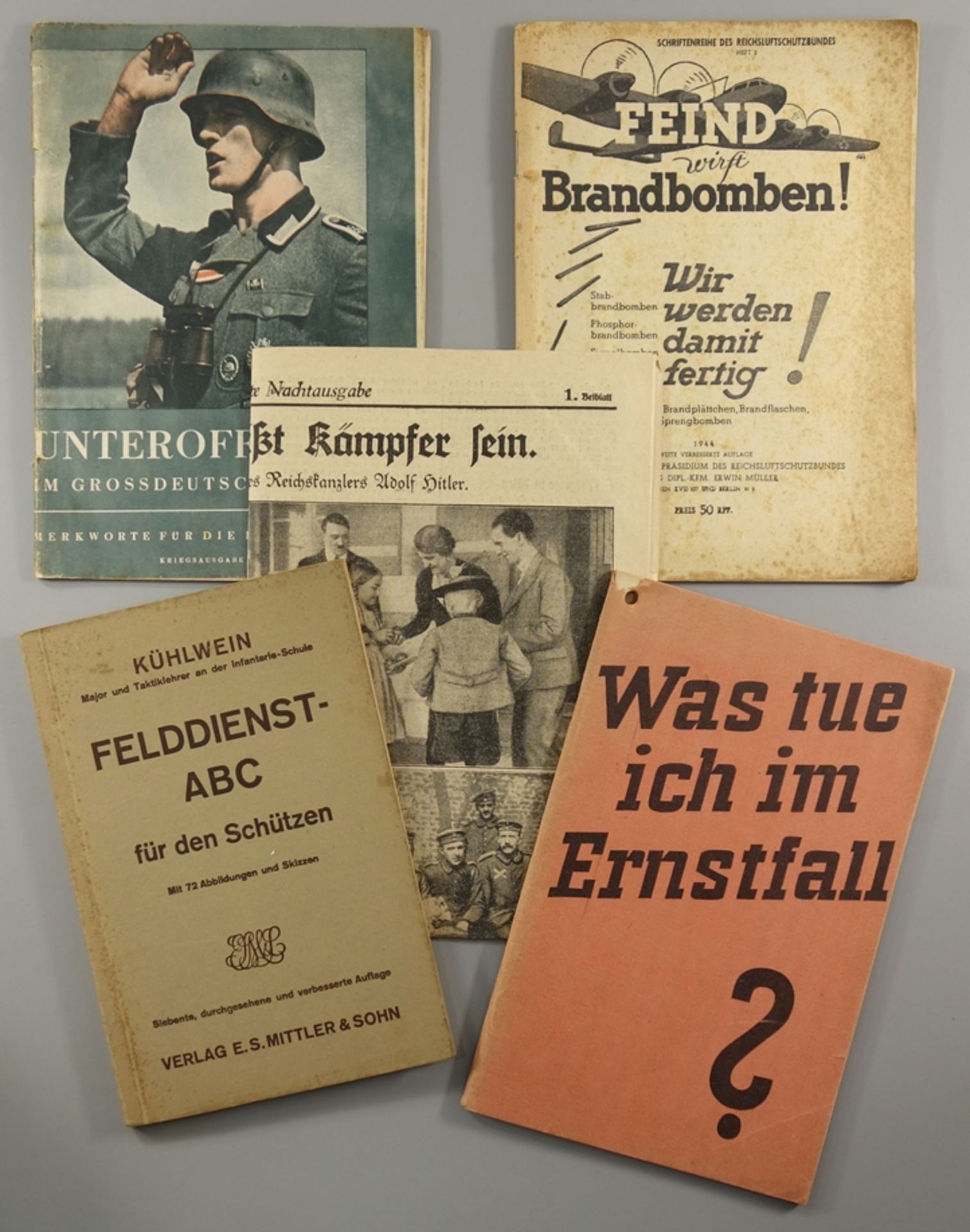 4* Propaganda-Literatur, WK II: Felddienst-ABC für den Schützen, Kühlewein, mit 72 Abbildungen und