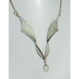 Collier mit Mondstein, 925er Silber, ungedeutete Herstellerpunze T+A, Gew.9,70g, L.ca.45cmNecklace