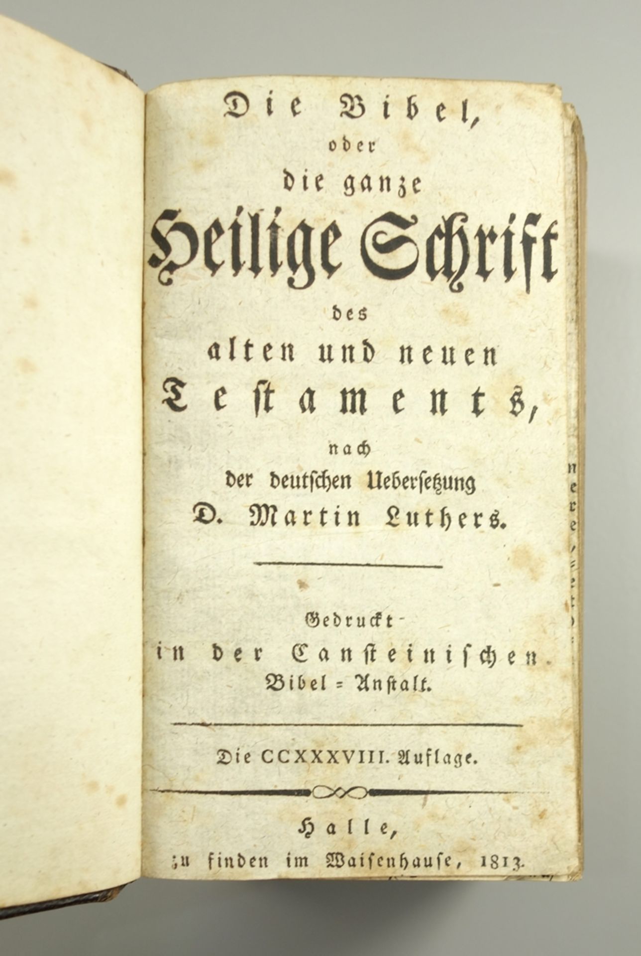 Die Bibel oder die ganze Heilige Schrift, Halle, 1813, 238.Auflage, Ledereinband mit geprägten - Image 2 of 2