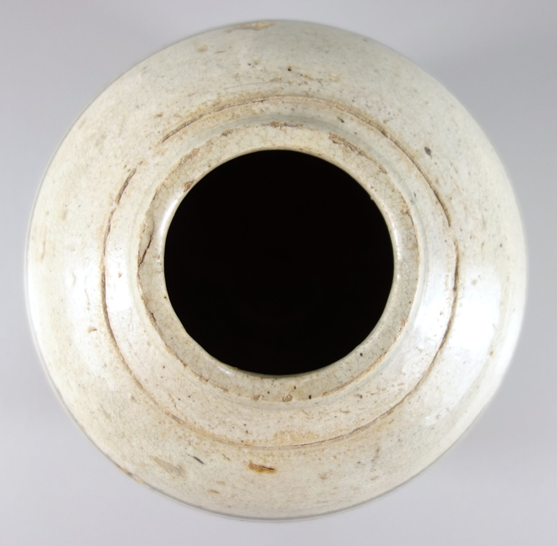 Ingwertopf, Qing-Zeit, China, 18.-19. Jh., H.15,5cm, D.ca.15cm, grau mit Blaumalerei, glasiert, - Bild 4 aus 4