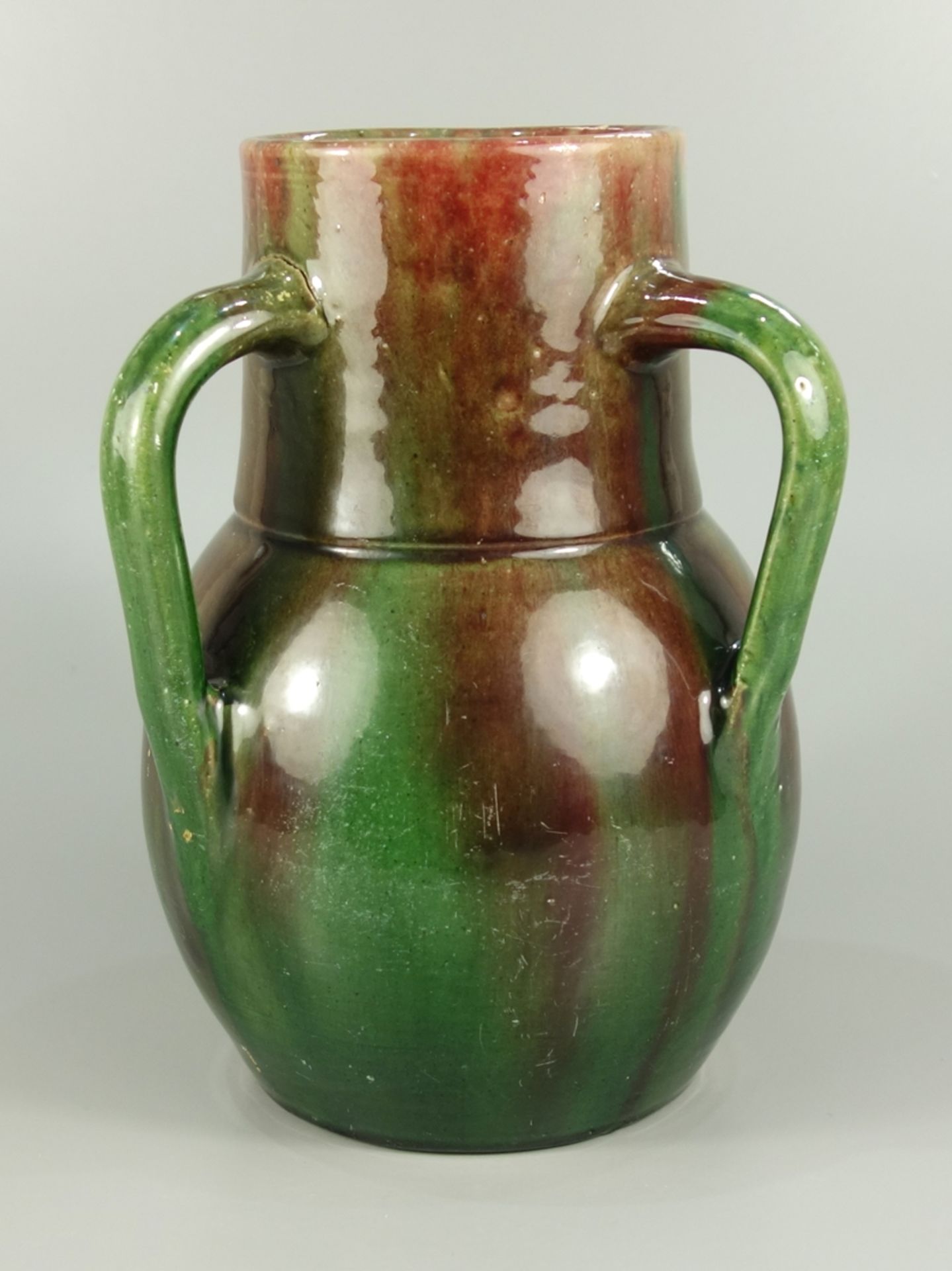 dreihenkelige Vase, Keramik, A.Blut, Goslar, Jugendstil, Anf.20.Jh., H.20cm, gebaucht mit grün-roter