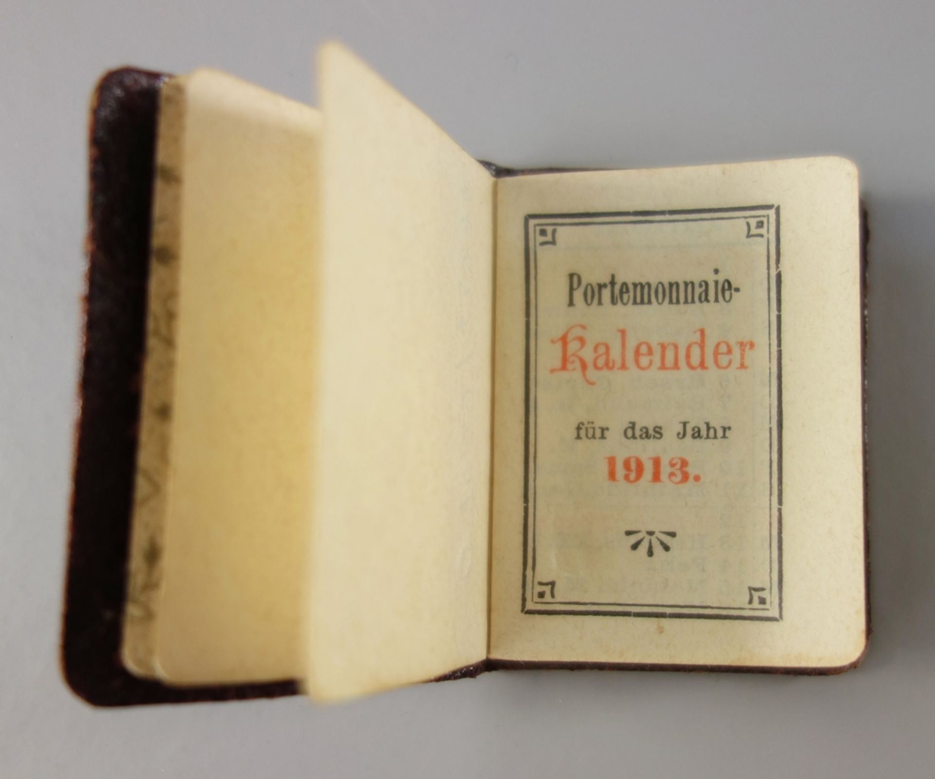 Portemonnaie-Kalender für das Jahr 1913, Carl Klippel, Papierhandlung, Frankfurt a.M., - Bild 3 aus 4
