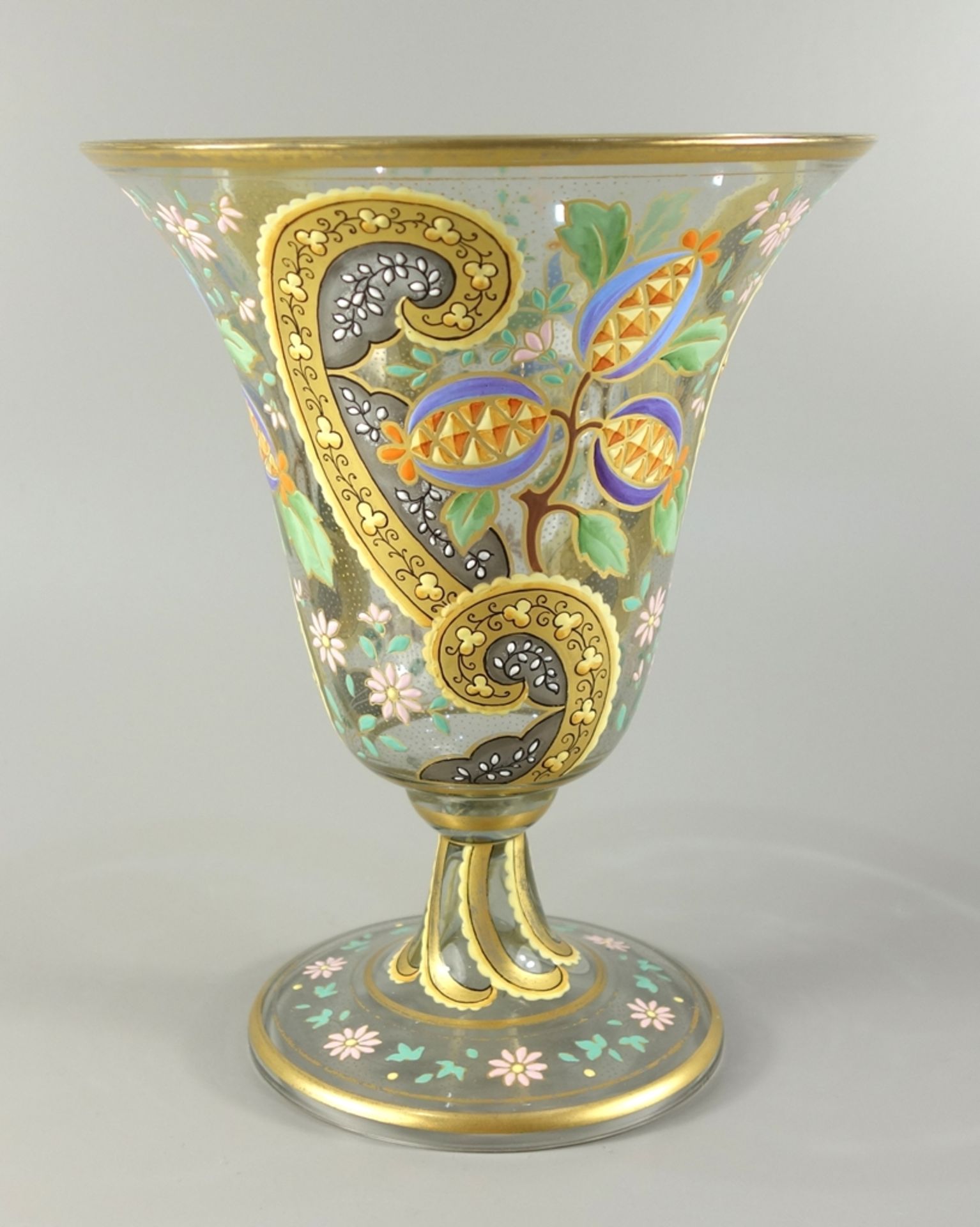Vase im orientalisierenden Stil, wohl Süddeutschland, um 1880/90, Klarglas mit Hohlstand, - Bild 2 aus 3