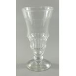Kelchglas, Mitte 19.Jh., farbloses Glas, Scheibenfuß, Korpus mit umlaufendem Schälschliff, H.16,7cm
