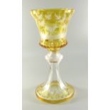 sehr großes Pokalglas, Böhmen, um 1870, farbloses Kristallglas mit bernsteinfarbenem Überfang,
