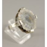 Ring mit Achatdruse, Handarbeit, 835er Silber, Gew.8,06g, Drusen-D.20mm, Krappenfassung, offene