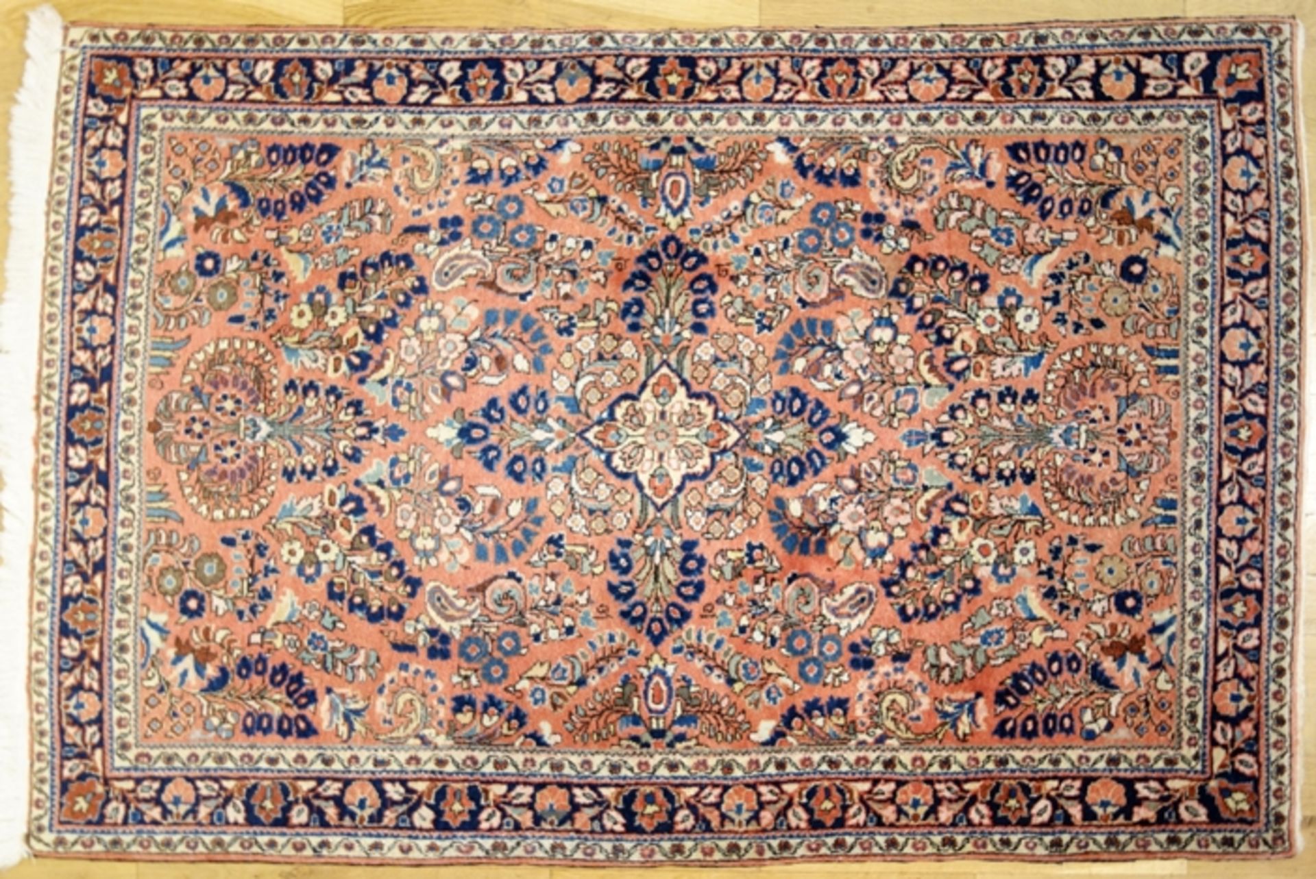 Teppich, Sarough, Maße: 98*148cm, Gebrauchsspuren Carpet, Sarough, dimensions: 98 * 148cm, traces