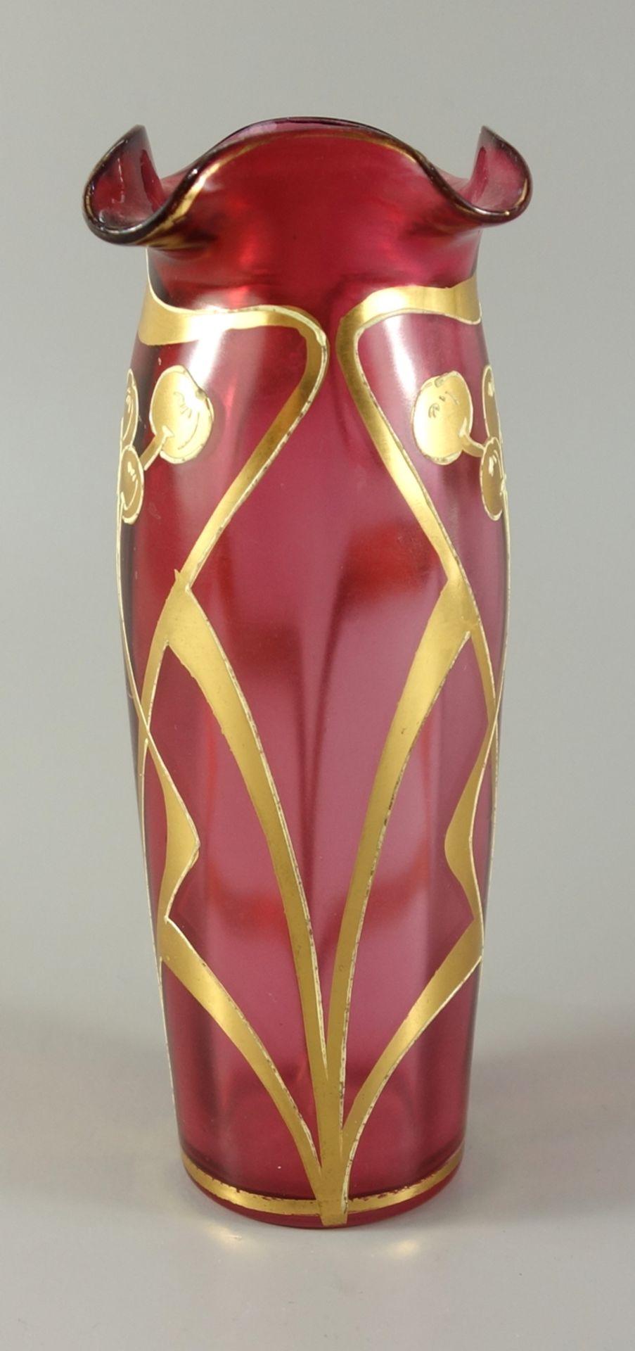 Vase, Jugendstil, Süddeutschland, um 1900, rosa Glas mit floralem Golddekor, gewellte Mündung, - Bild 2 aus 2