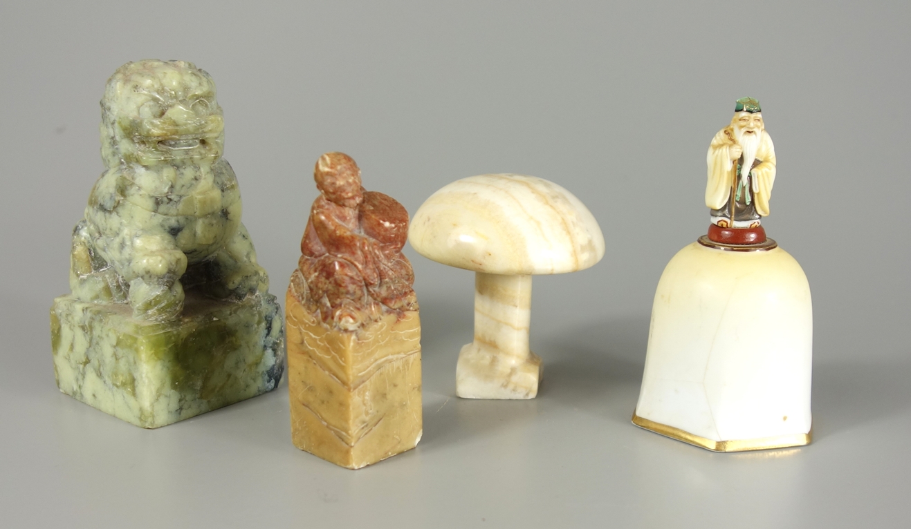 3 Steinschnitzarbeiten: Fo-Hund, Geistlicher (geklebt) und Pilz, Asien, 20.Jh., dazu figürliches