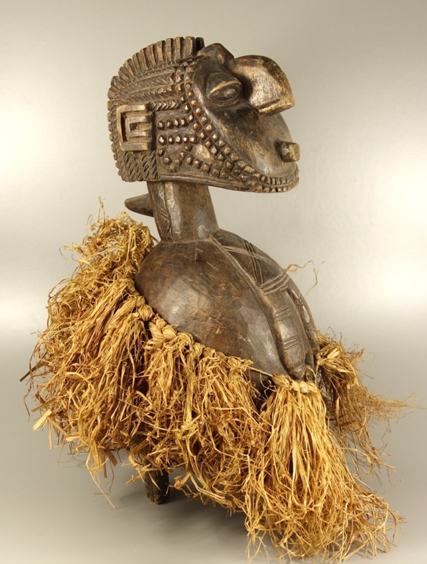 Nimba Schulter- Maske der Baga, Guinea, Weichholz in Gestalt einer Ahnfrau, umlaufend mit