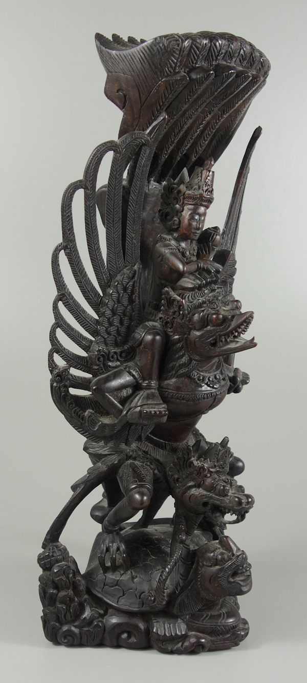 Vishnu auf Garuda, Bali, Indonesien, Hartholz, aufwendig geschnitzt, H.36cm, ein Flügel geklebt - Image 2 of 3