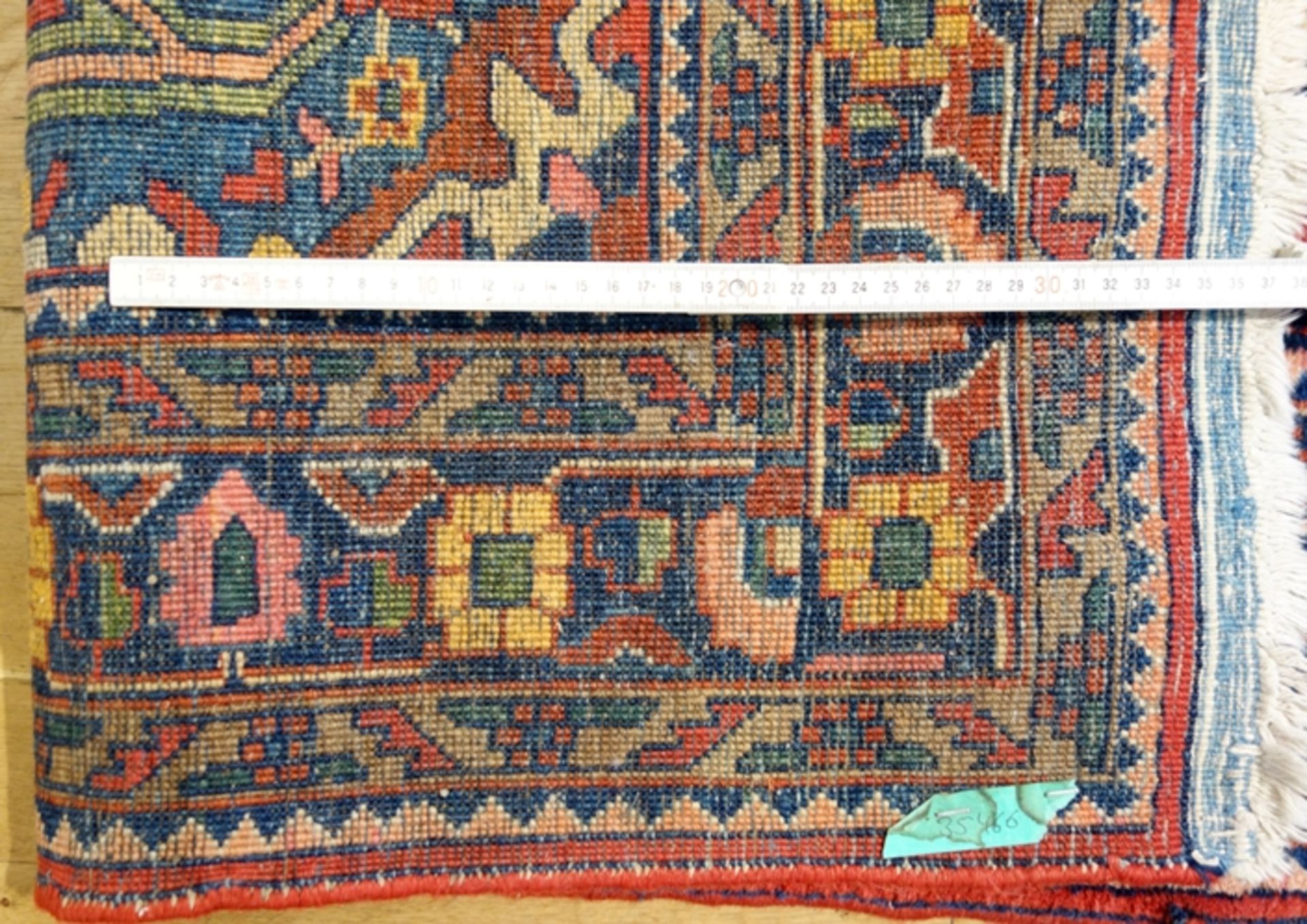 Teppich, Bakhtiari, rotgründig, zentrales Medaillon, Maße: 110*180cm, Gebrauchsspuren Carpet, - Bild 2 aus 2