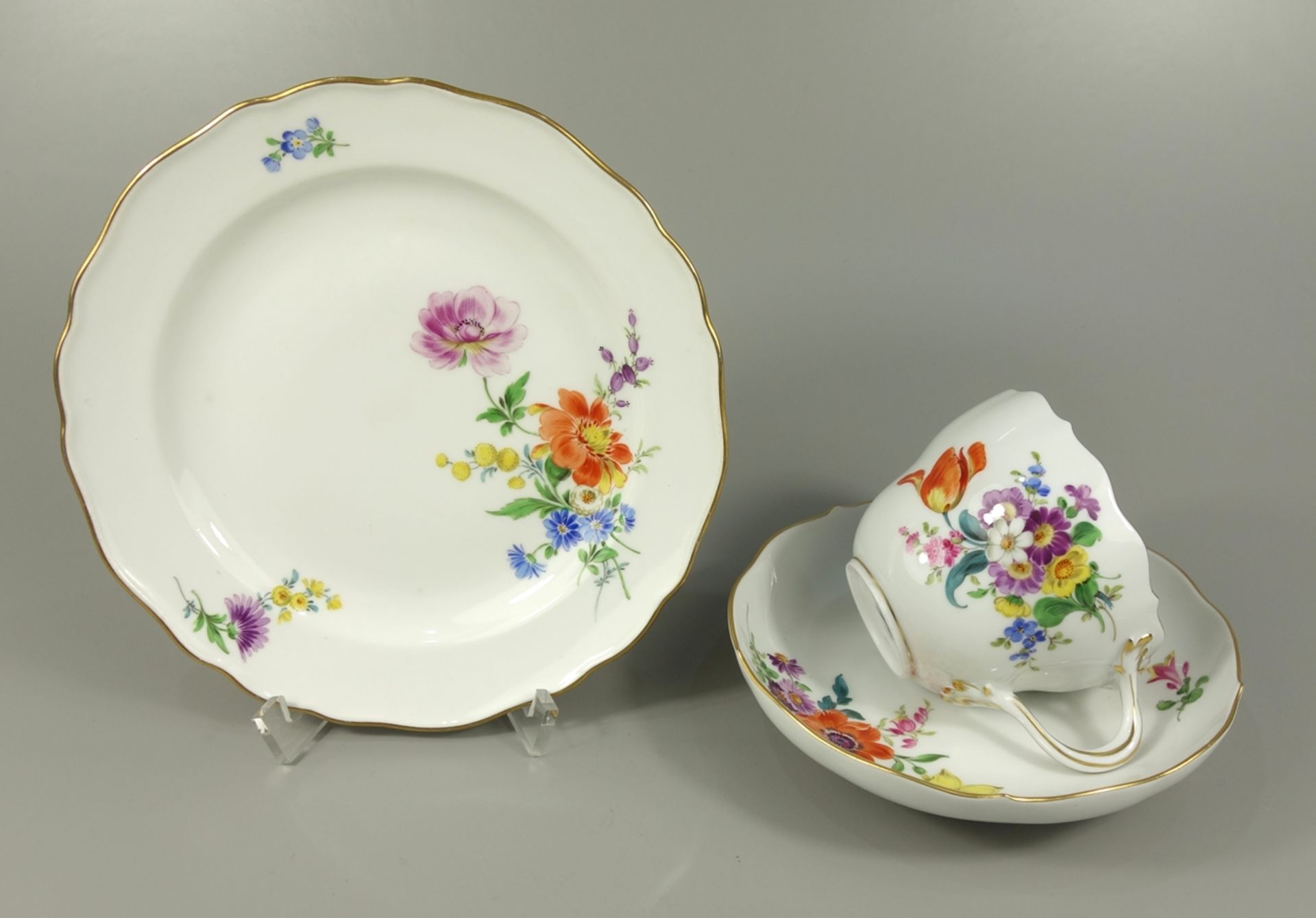 3-tlg. Kaffeegedeck, Blumenbouquet, Neuer Ausschnitt, Meissen, nach 1934, I.Wahl, Handmalerei,