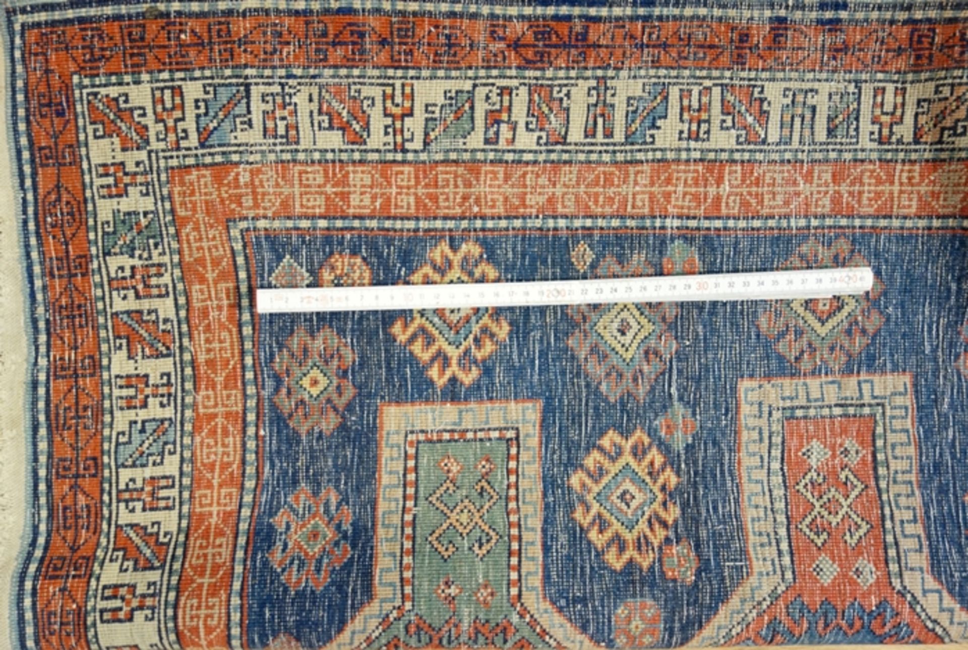 Brücke, Kasak, vier Medaillons auf dunkelblauem Grund, Maße: 103*158cm, Gebrauchsspuren Carpet, - Bild 2 aus 2