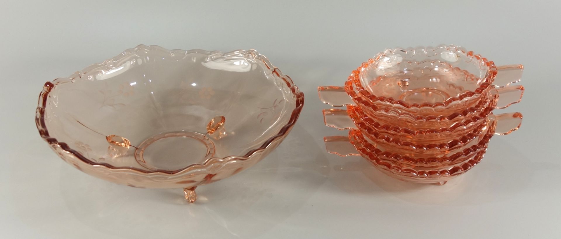 7tlg. Dessertschalen-Set, rosafarbenes Pressglas, 50er Jahre, Schälchen mit Henkel, D.12cm,