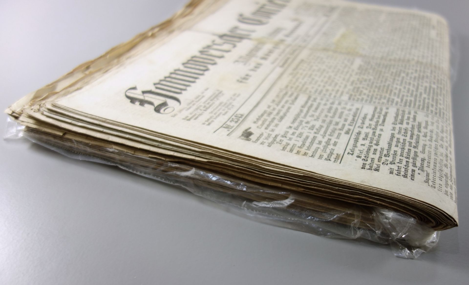 ca.50 Ausgaben "Hannoverscher Courier" aus dem Jahr 1866 und eine Ausgabe "Hannoversche Anzeigen 1. - Bild 3 aus 5