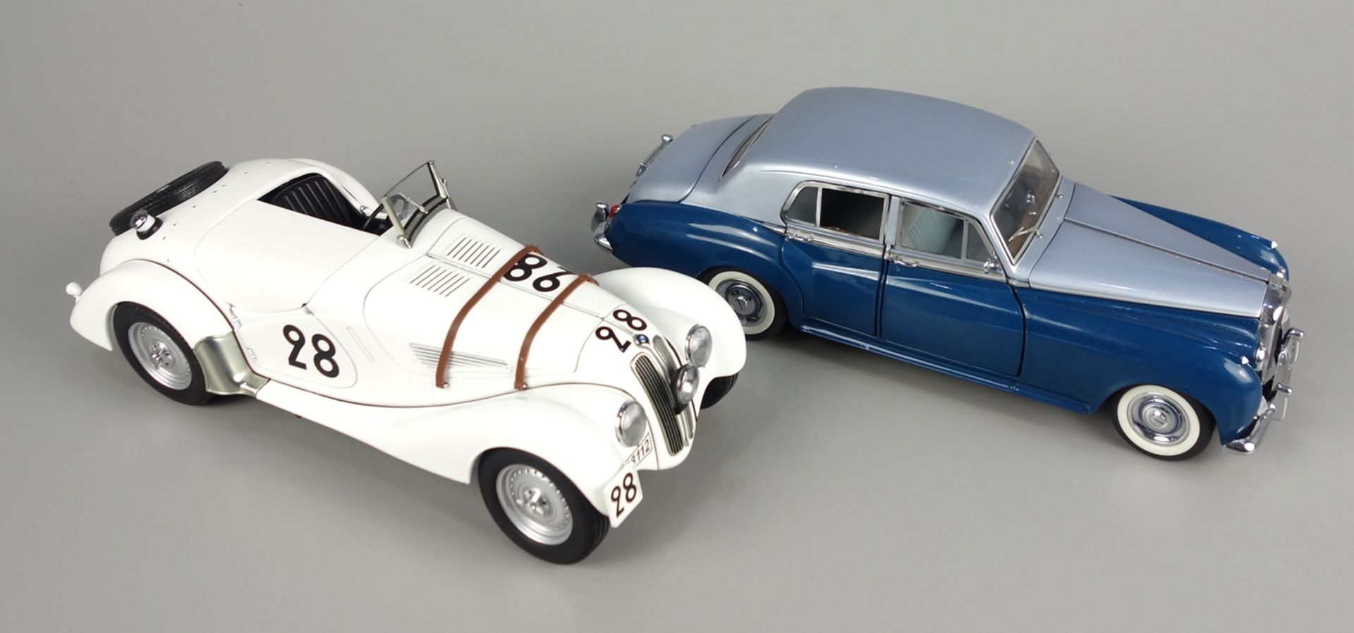 2 Modellautos, Franklin Mint 1955 Bentley S und Auto-Art BMW 328: BMW 328 Roads