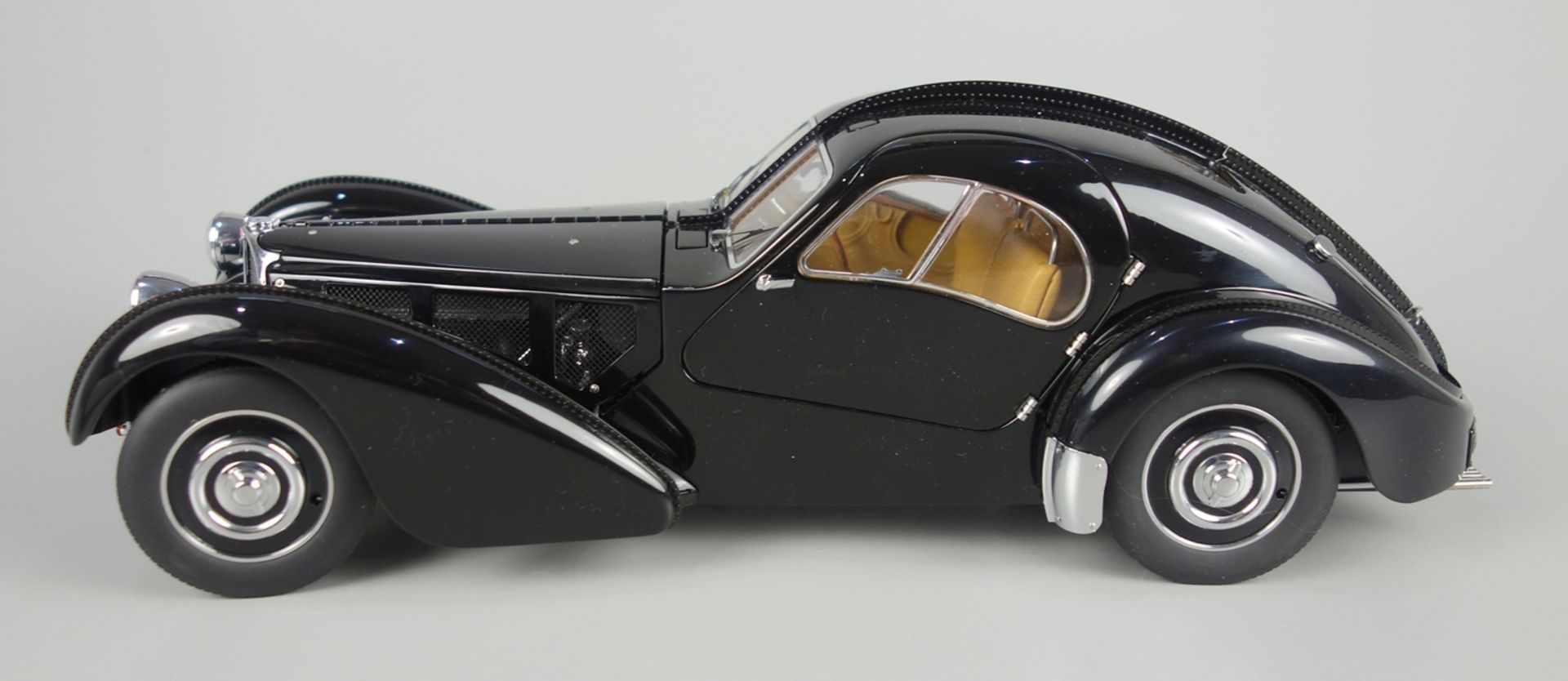 Modellauto Bugatti 57SC Atlantic 1938, Gateway Autoart Limited, Serien-Nr.1381,